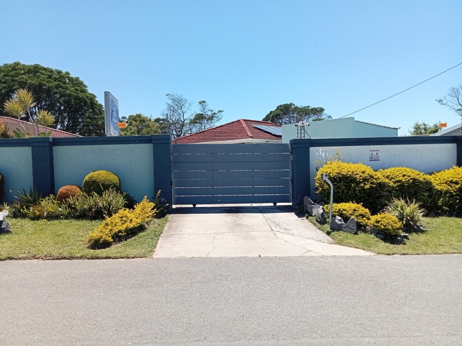 5 Bedroom Property for Sale in Siyakha Eastern Cape